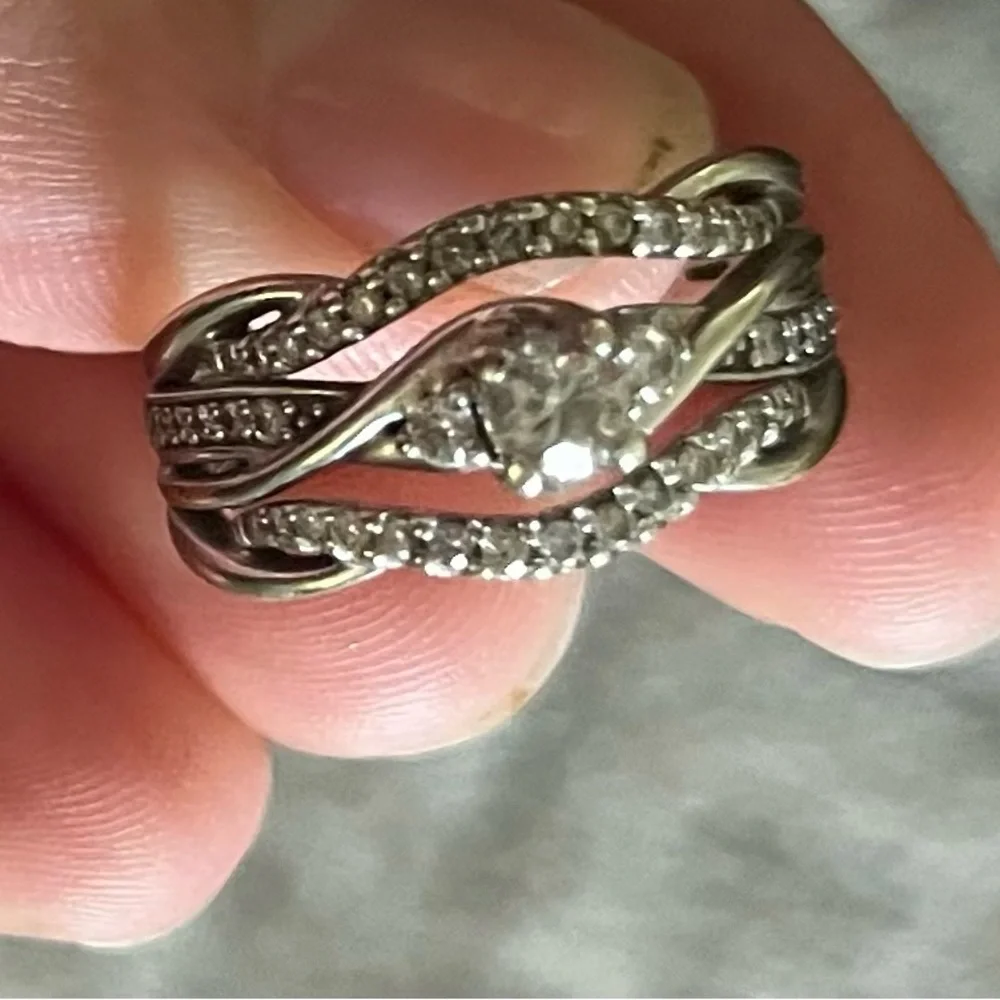 Diamond ring - Picture 2 of 7